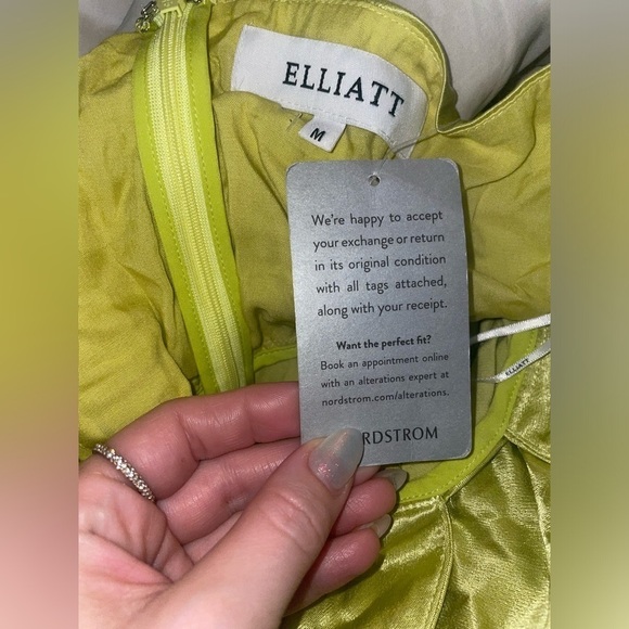 New! Elliatt Croatia Dress in Citrus 🌙 Size Medium NWT - Picture 15 of 15